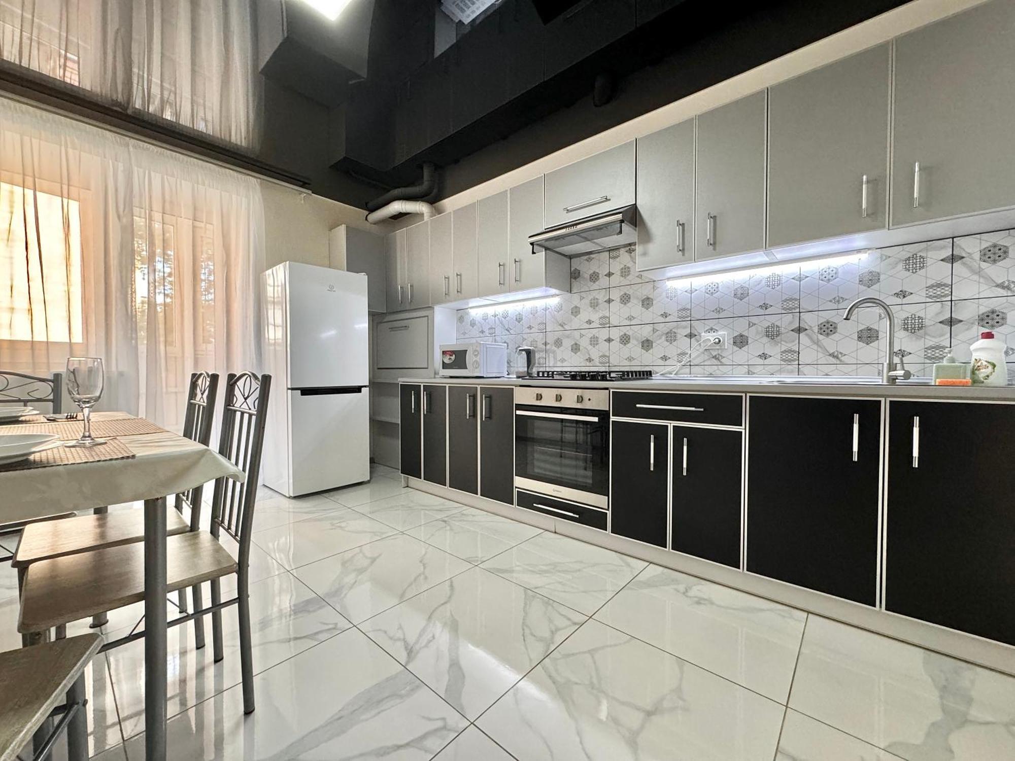 Apartpoltava: Central Apartment with Two Spacious Bedrooms Exterior photo