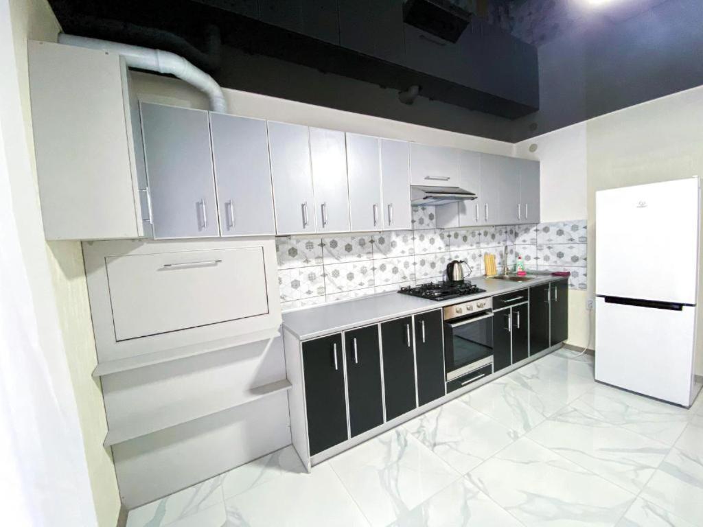 Apartpoltava: Central Apartment with Two Spacious Bedrooms Exterior photo